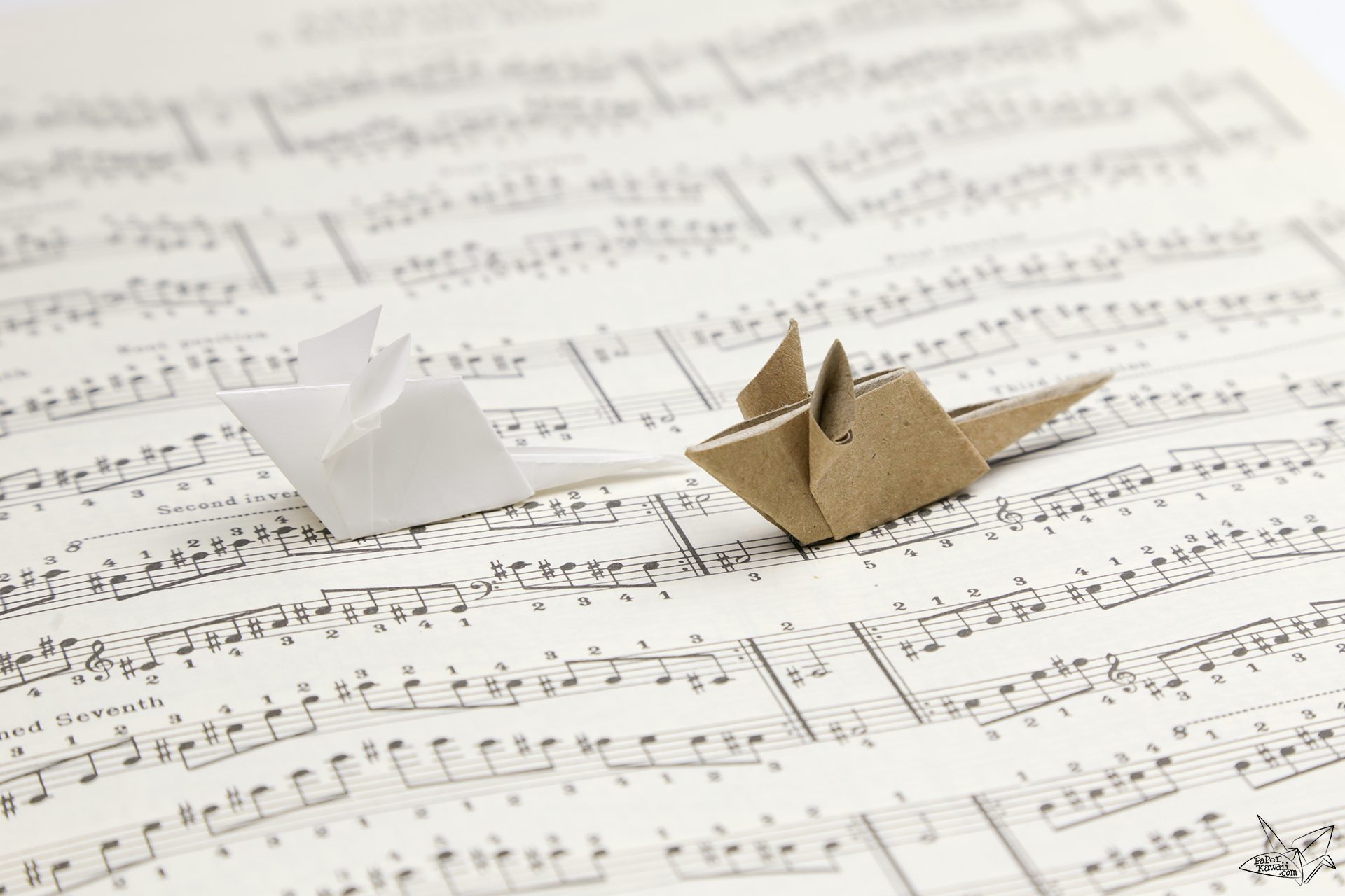 Cute origami mice on music sheet paper - Paper Kawaii ♥︎