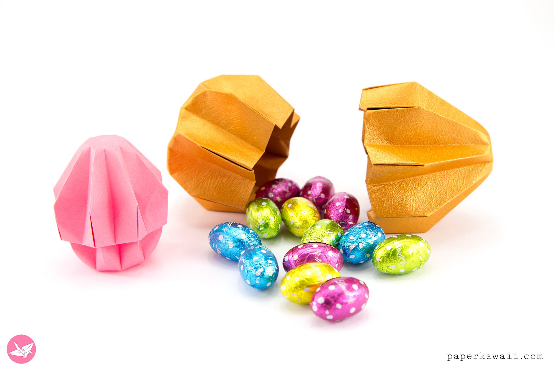 An openable origami easter egg! Put mini eggs, bunnies or chicks inside.